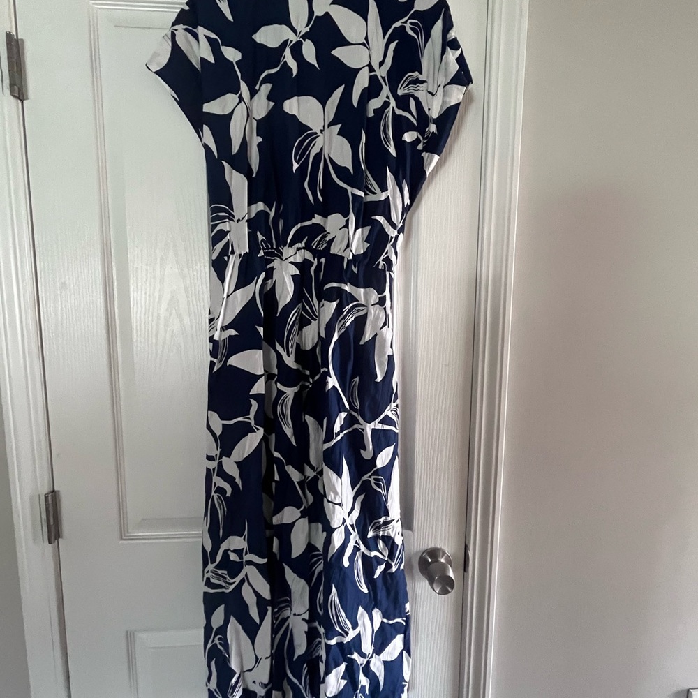 Elegant Navy and White Floral Dress